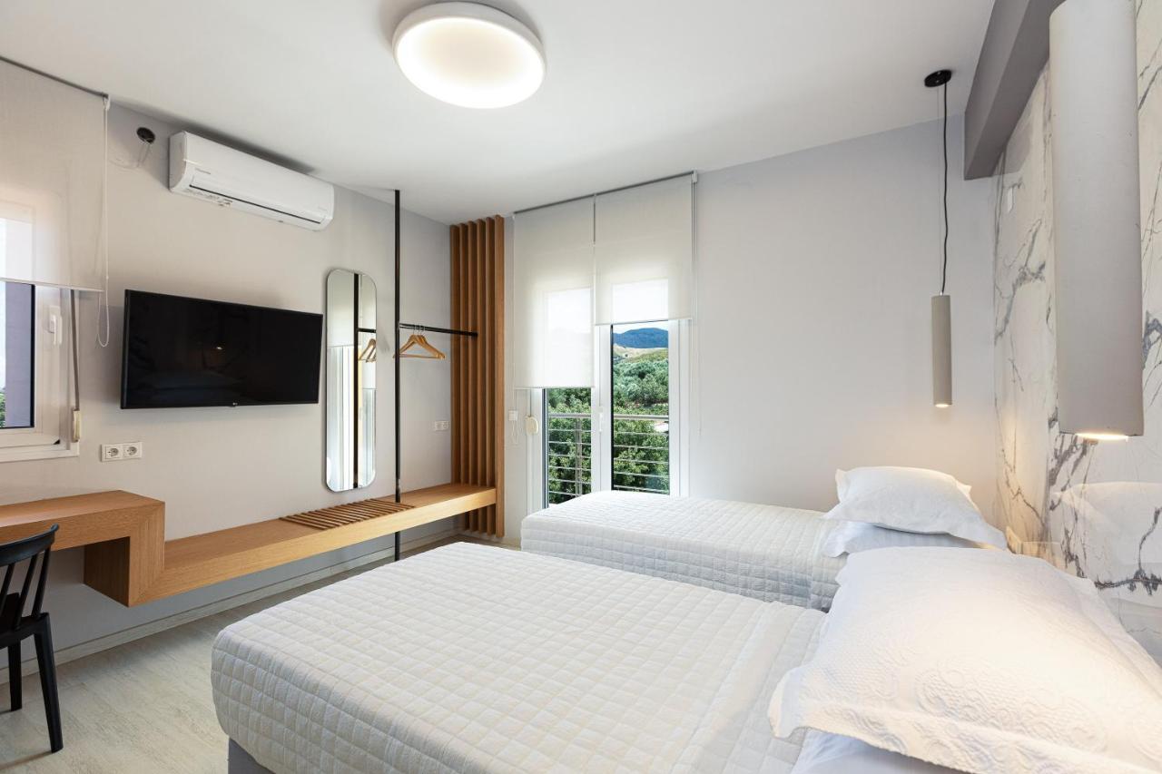 Thetree Villa, With Heated Pool & Spa Whirlpool Gállos Exterior photo