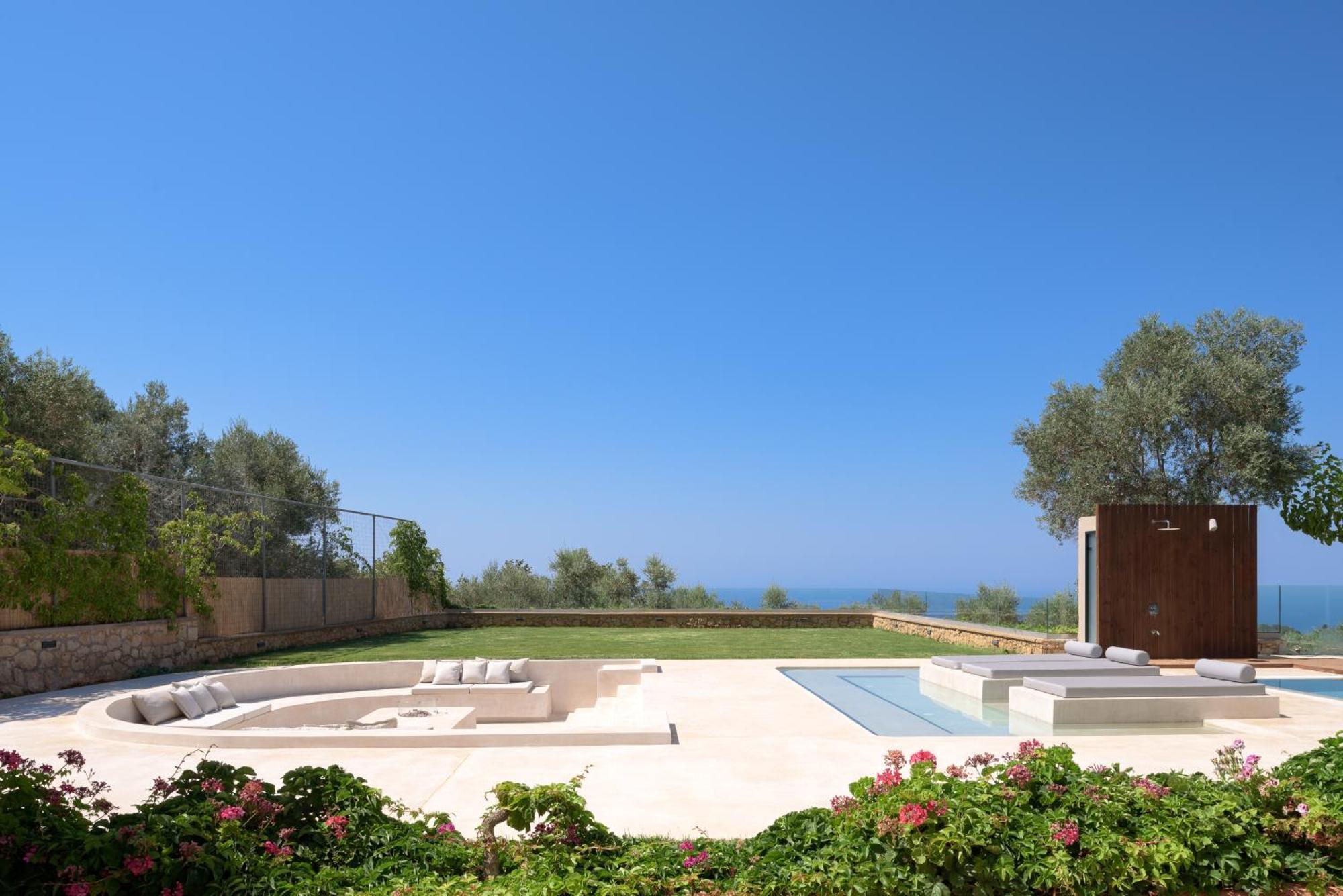 Thetree Villa, With Heated Pool & Spa Whirlpool Gállos Exterior photo